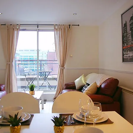 דירה Ifsc City Centre 2-bed דבלין
